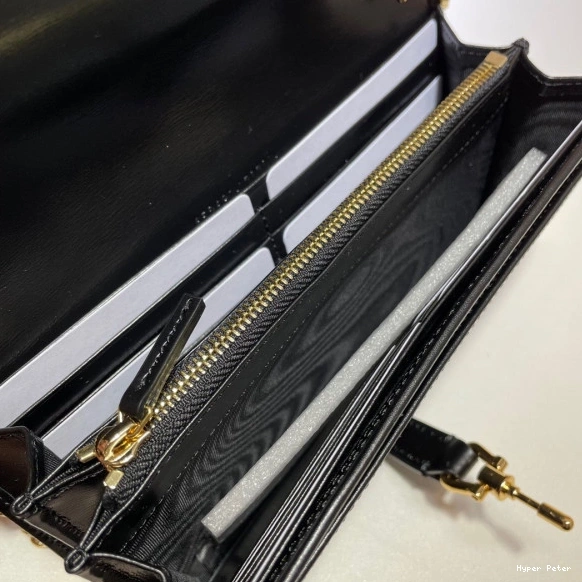 Hyper Peter wallet 1961 Jackie chain GUCCI 0821